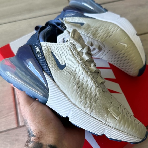 NIKE AIR MAX 270 LIGHT GREEN BLUE - Picture 1 of 6